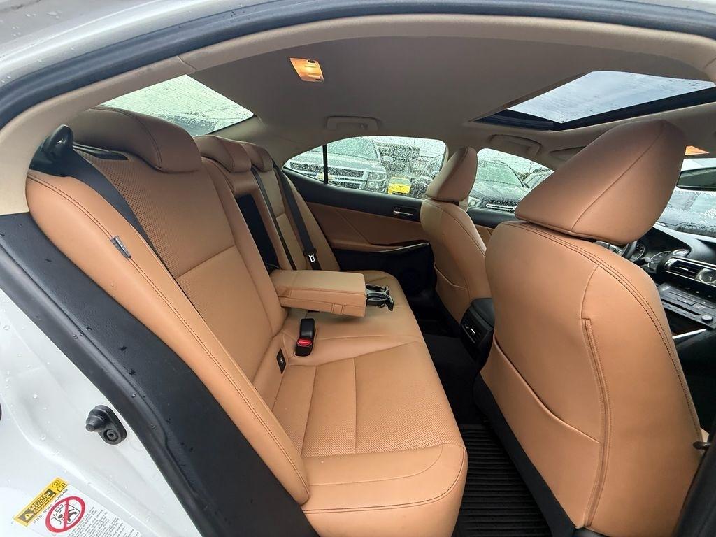 Lexus IS 300 AWD 2016