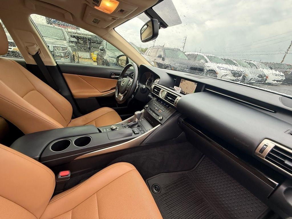 Lexus IS 300 AWD 2016