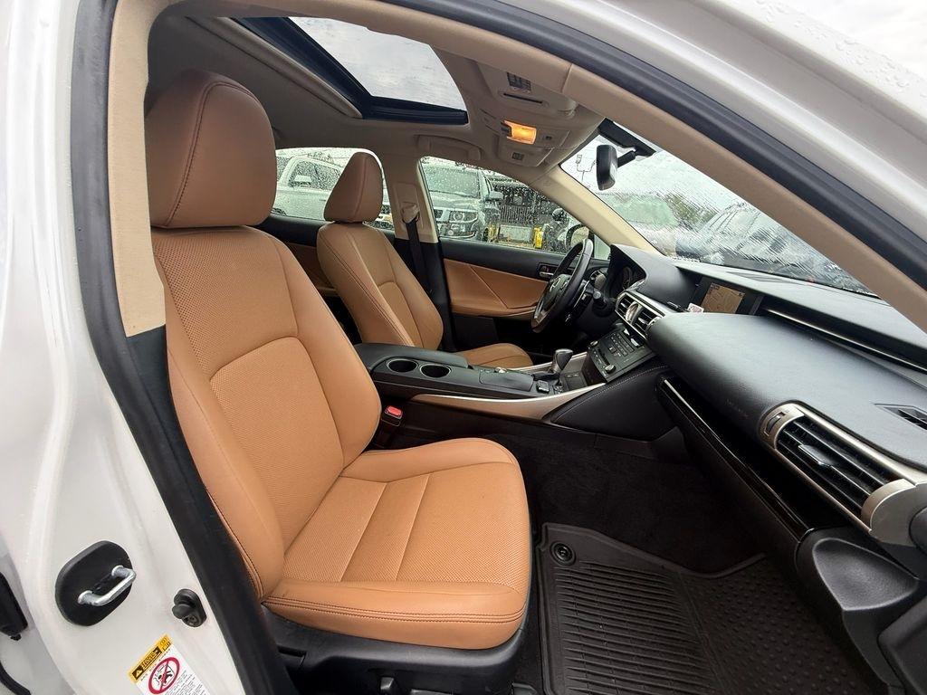 Lexus IS 300 AWD 2016
