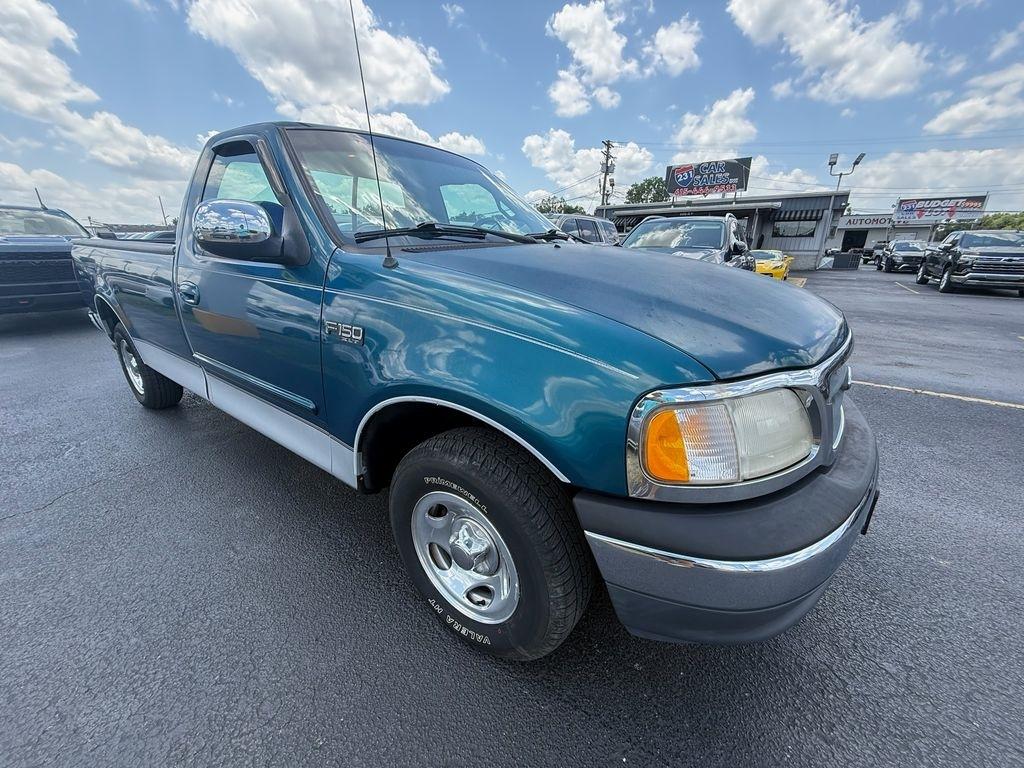 Ford F-150 XL 2WD 2000
