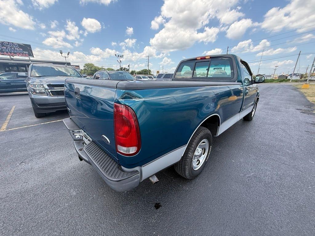 Ford F-150 XL 2WD 2000