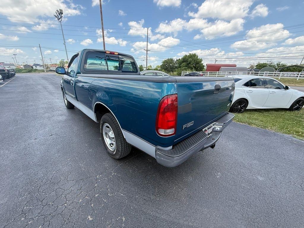 Ford F-150 XL 2WD 2000