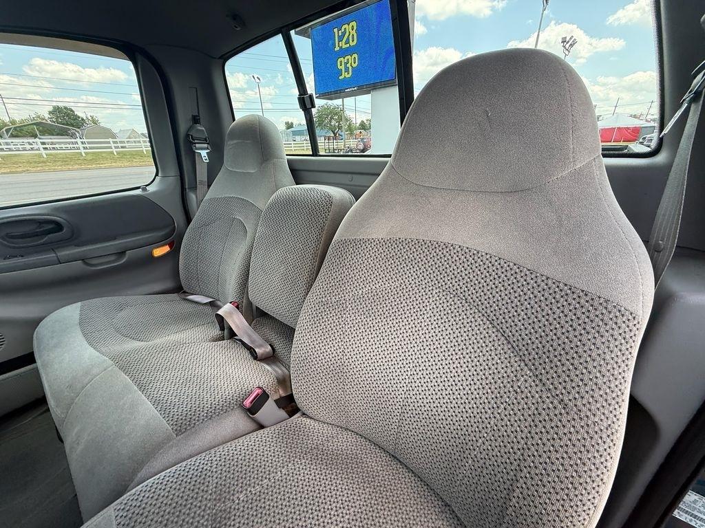 Ford F-150 XL 2WD 2000