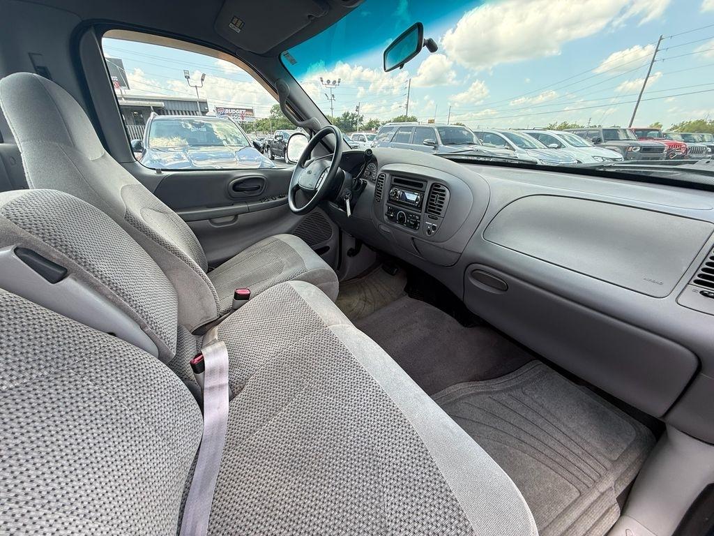 Ford F-150 XL 2WD 2000