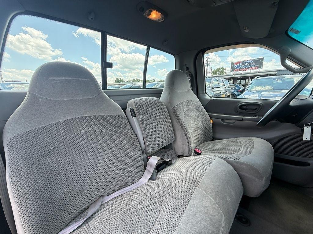 Ford F-150 XL 2WD 2000