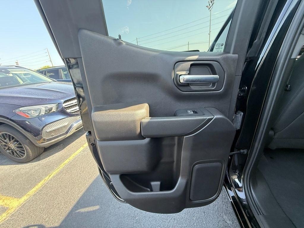 Chevrolet Silverado 1500 Custom Double Cab 2WD 2023