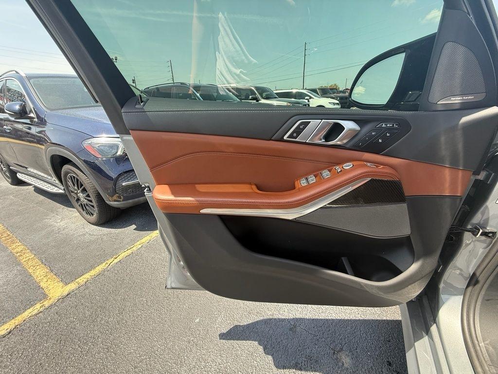 BMW X7 M60i 2025
