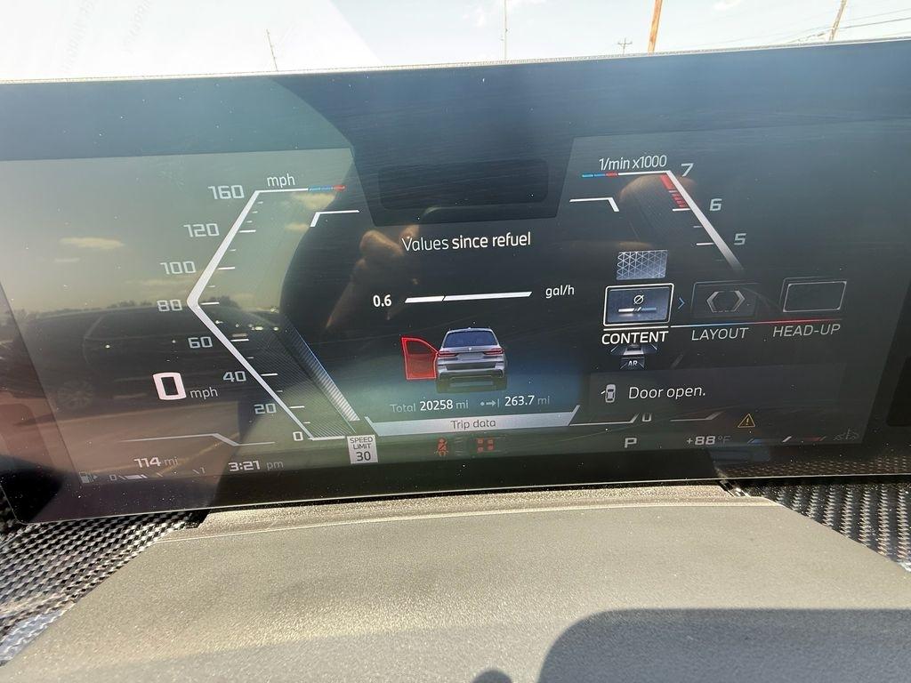 BMW X7 M60i 2025