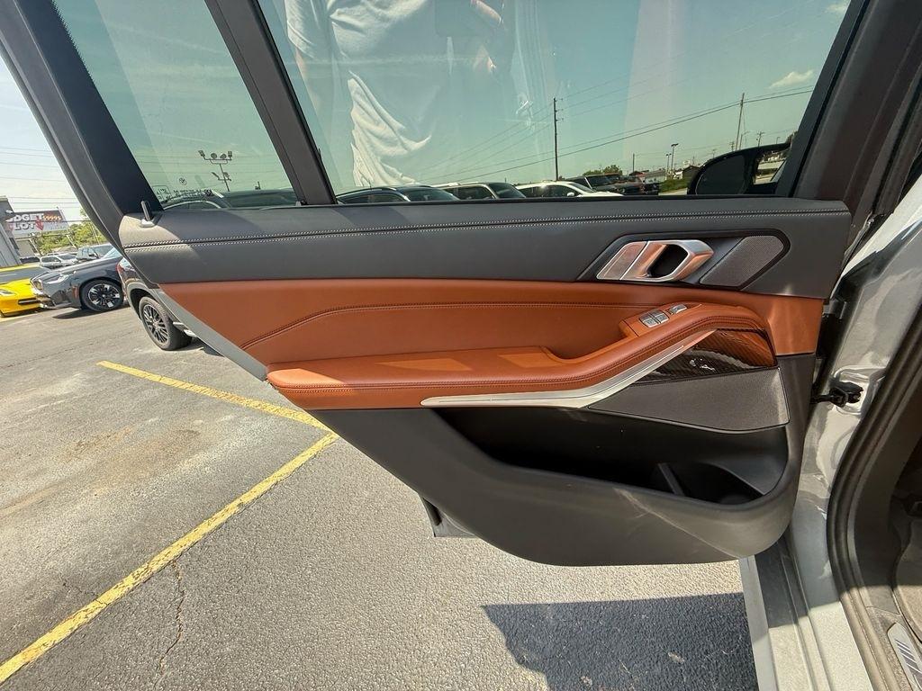 BMW X7 M60i 2025