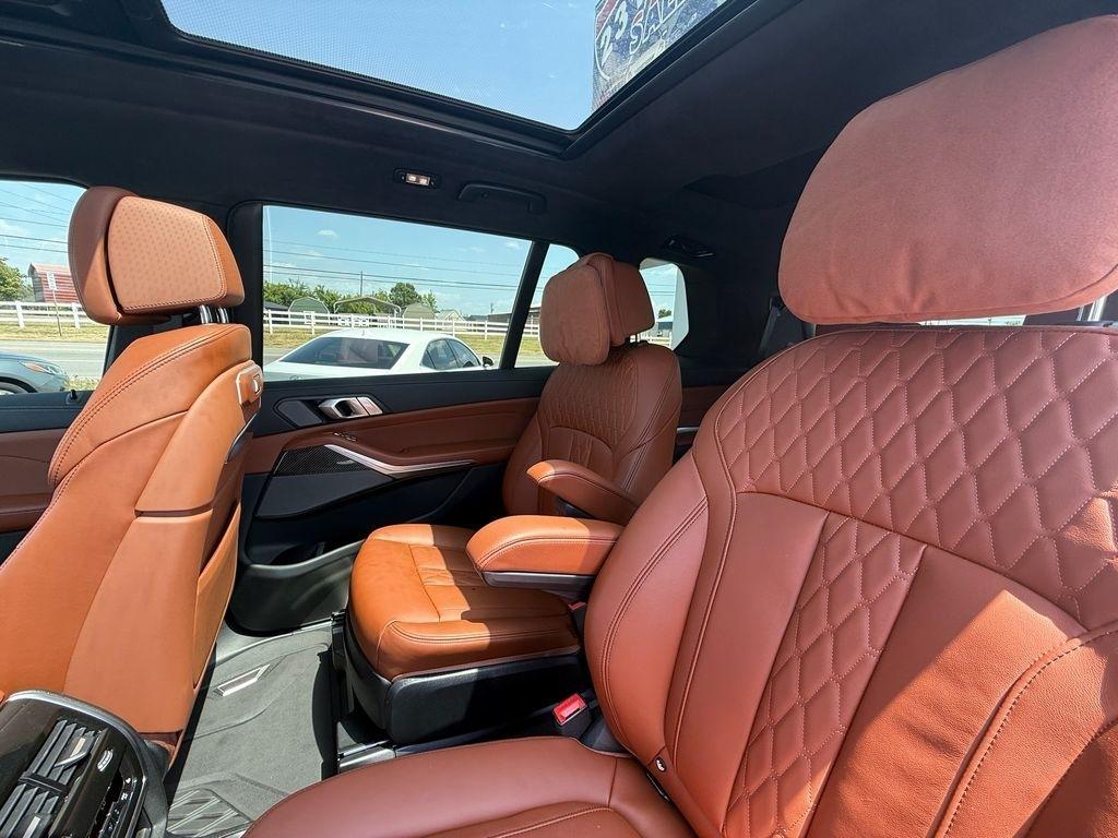 BMW X7 M60i 2025