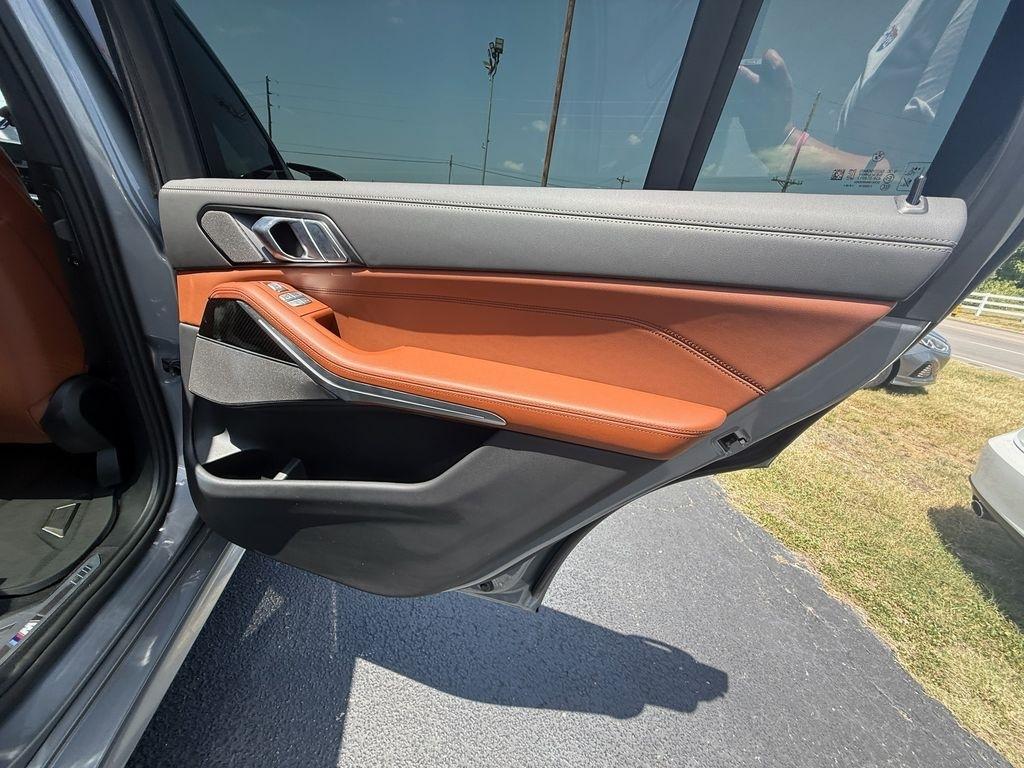 BMW X7 M60i 2025