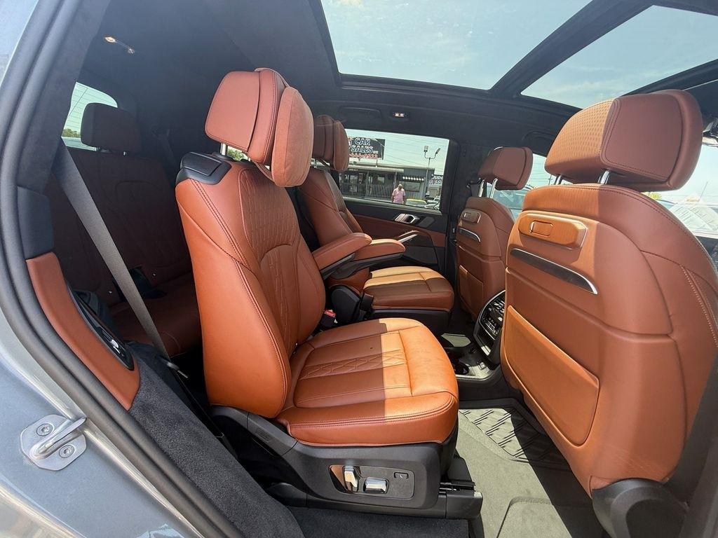 BMW X7 M60i 2025