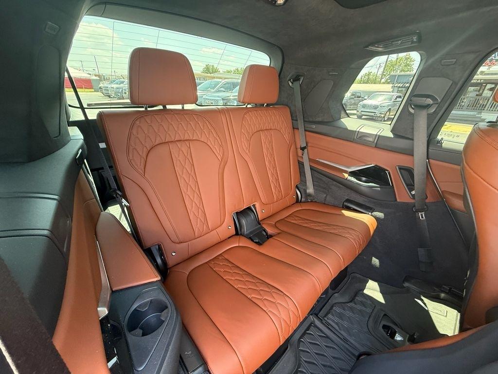 BMW X7 M60i 2025