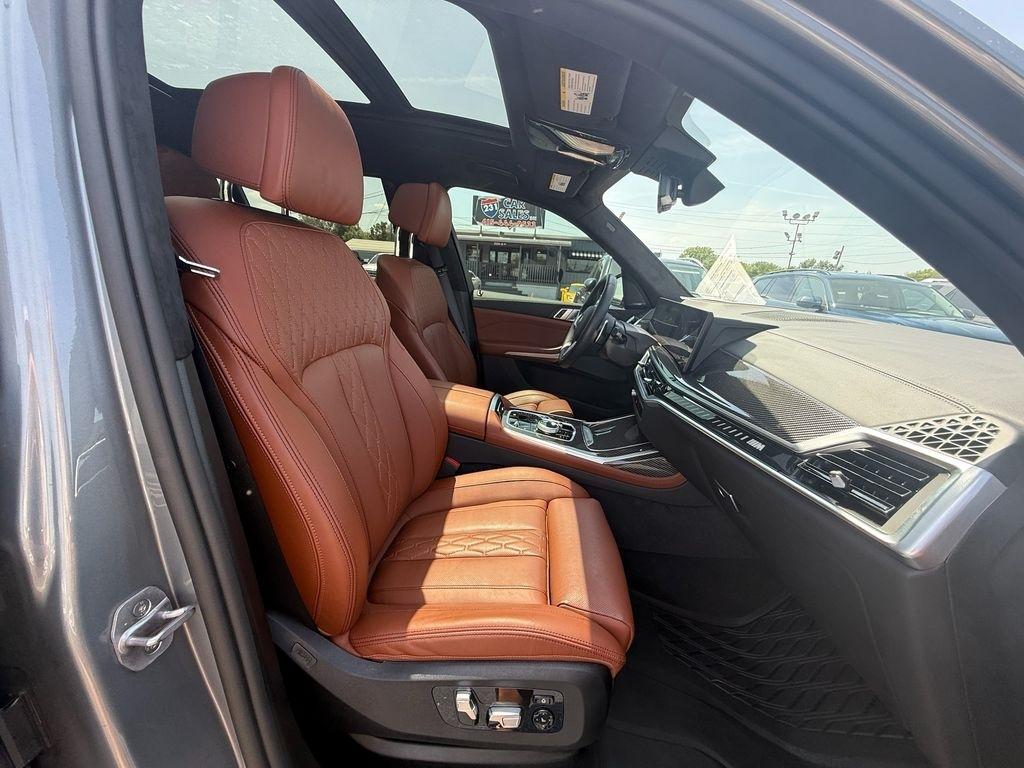 BMW X7 M60i 2025