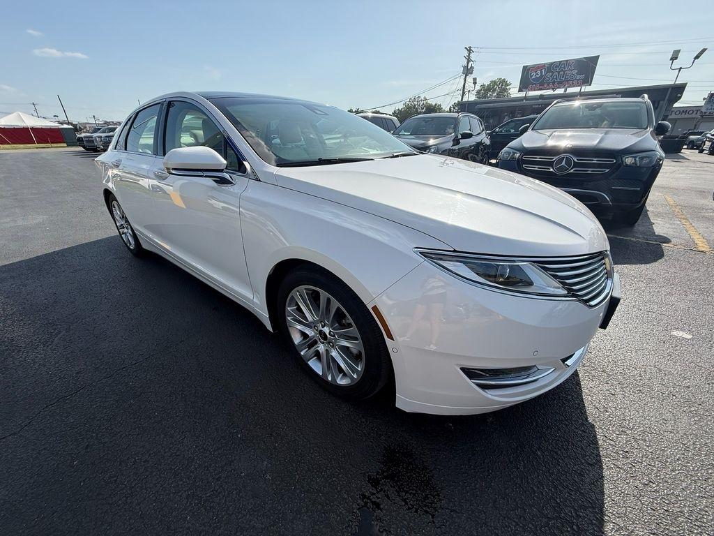 2014 Lincoln MKZ Hybrid's photo