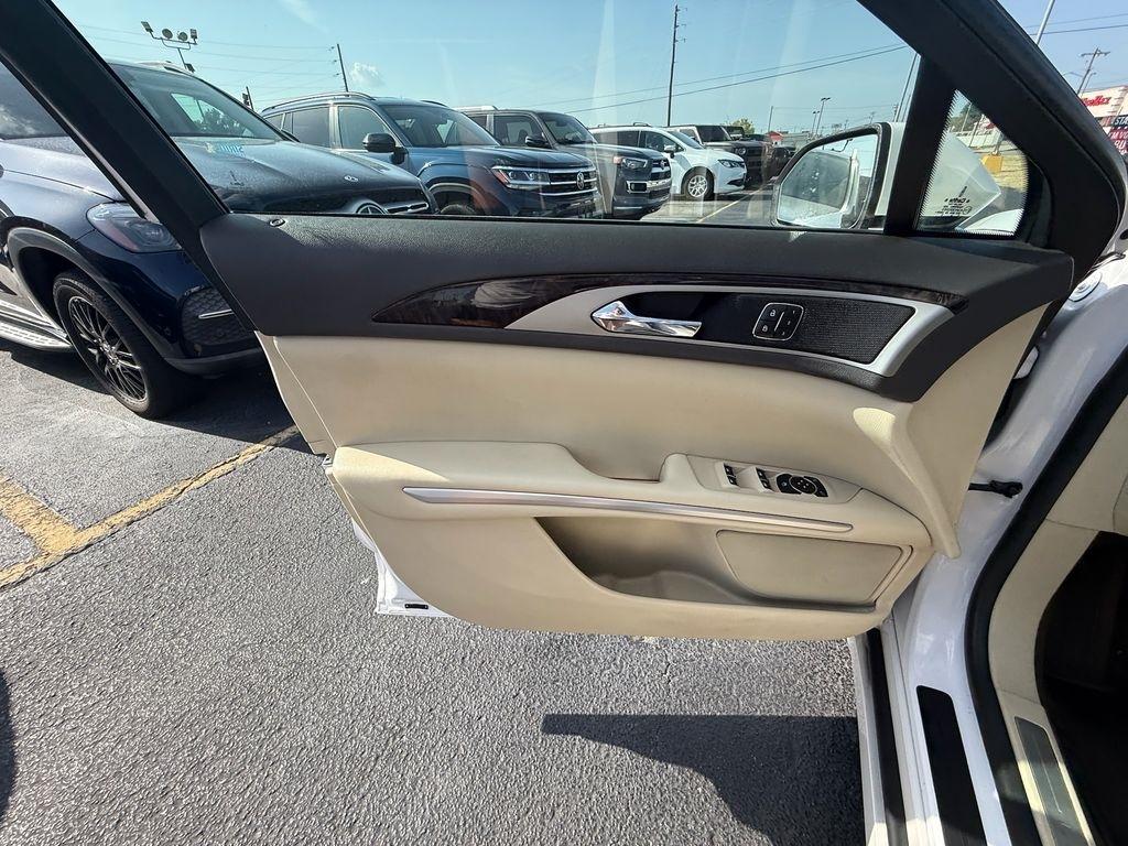 Lincoln MKZ Hybrid Sedan 2014