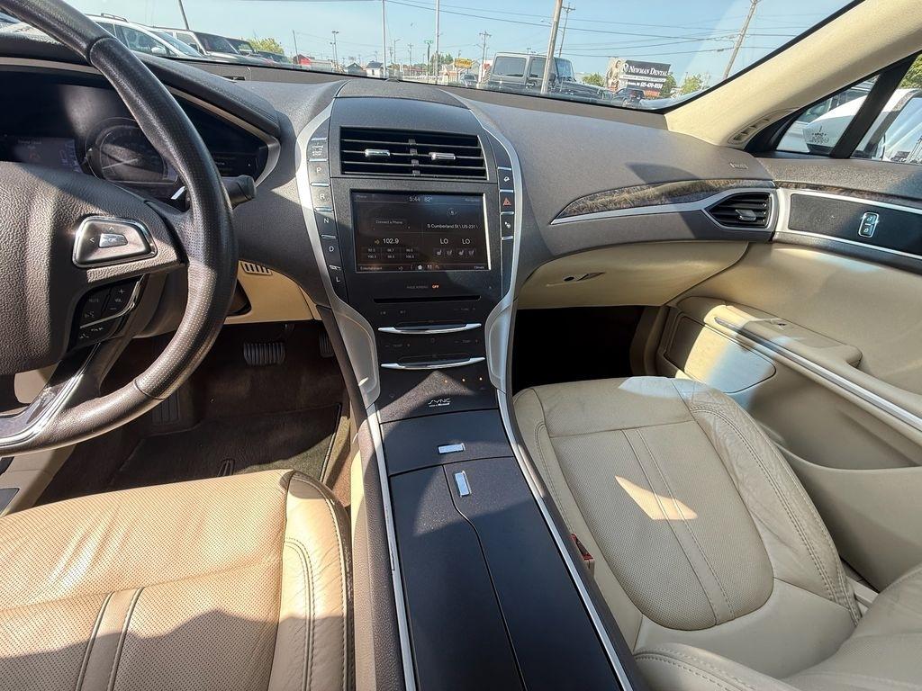 Lincoln MKZ Hybrid Sedan 2014
