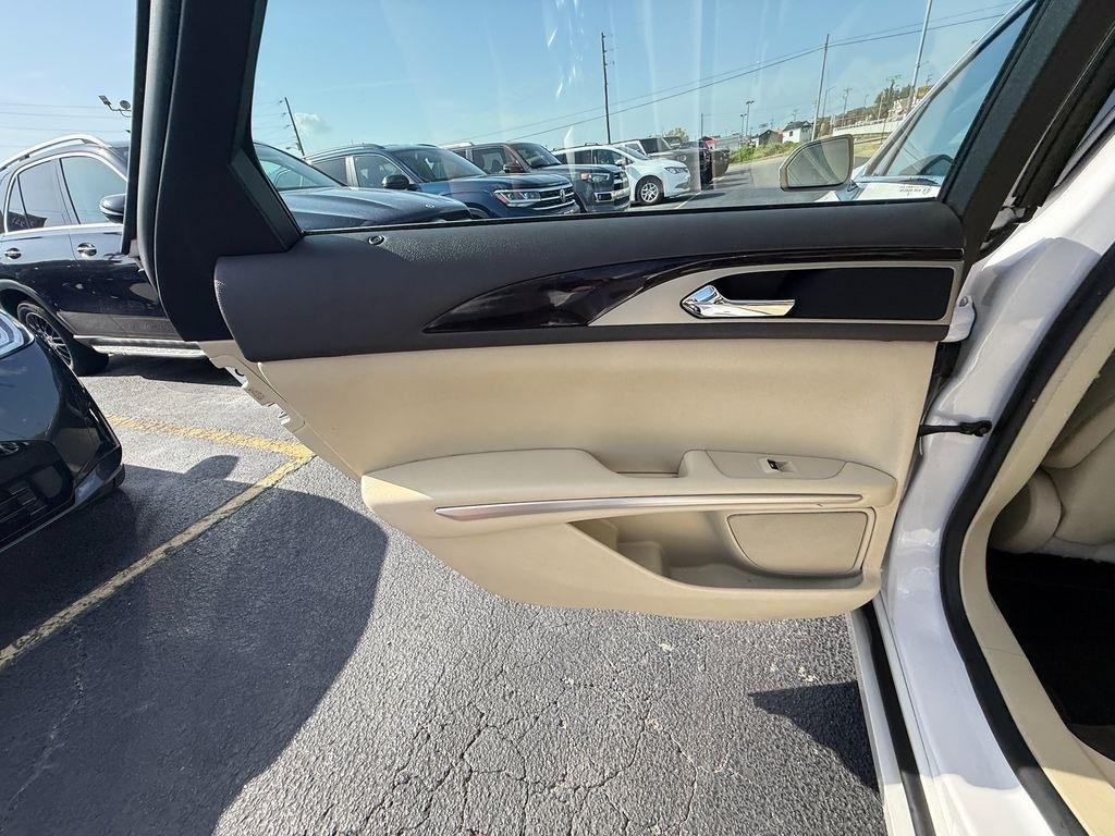 Lincoln MKZ Hybrid Sedan 2014