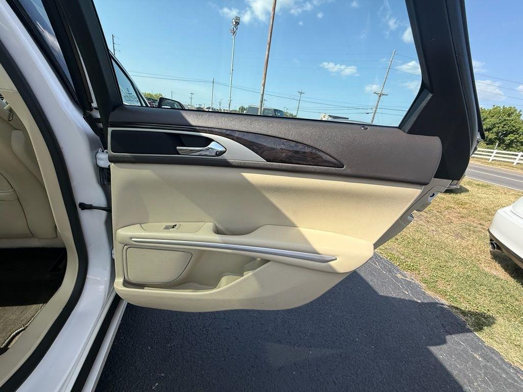 Lincoln MKZ Hybrid Sedan 2014