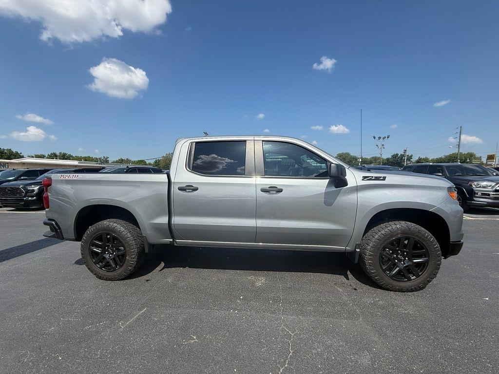 Chevrolet Silverado 1500 Trail Boss Custom Crew Cab 4WD 2024