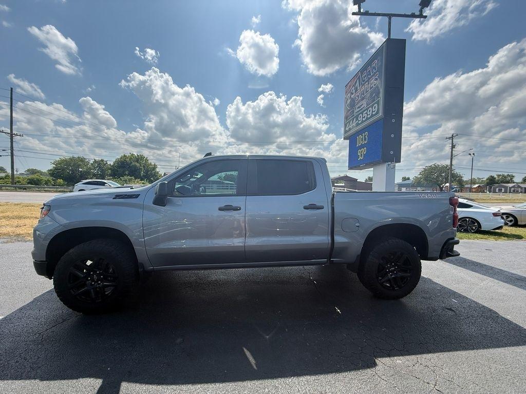 Chevrolet Silverado 1500 Trail Boss Custom Crew Cab 4WD 2024