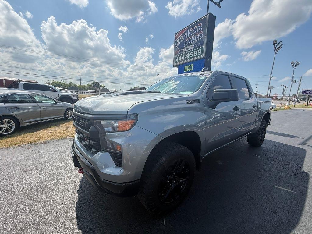 Chevrolet Silverado 1500 Trail Boss Custom Crew Cab 4WD 2024