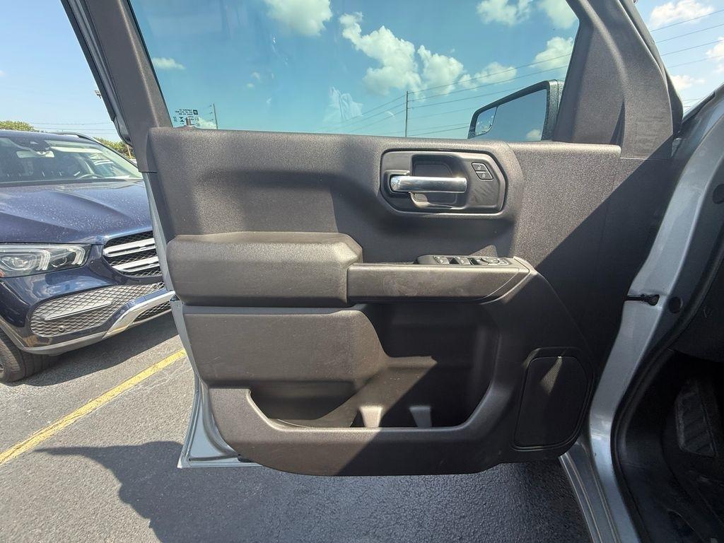 Chevrolet Silverado 1500 Trail Boss Custom Crew Cab 4WD 2024