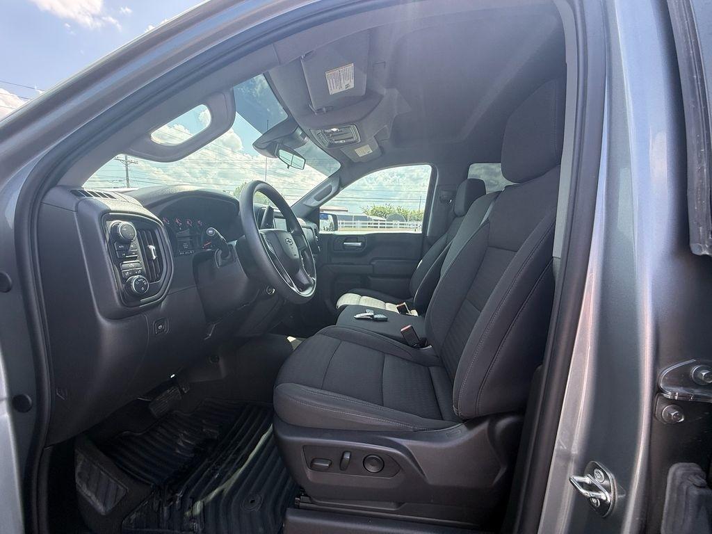 Chevrolet Silverado 1500 Trail Boss Custom Crew Cab 4WD 2024