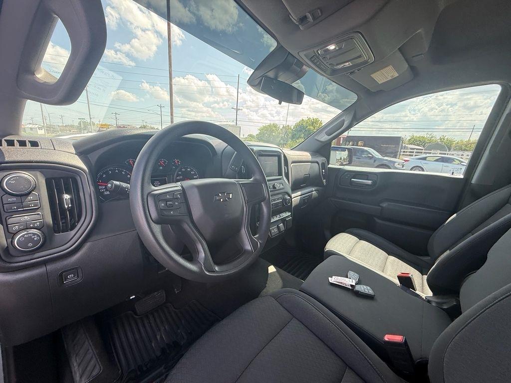 Chevrolet Silverado 1500 Trail Boss Custom Crew Cab 4WD 2024