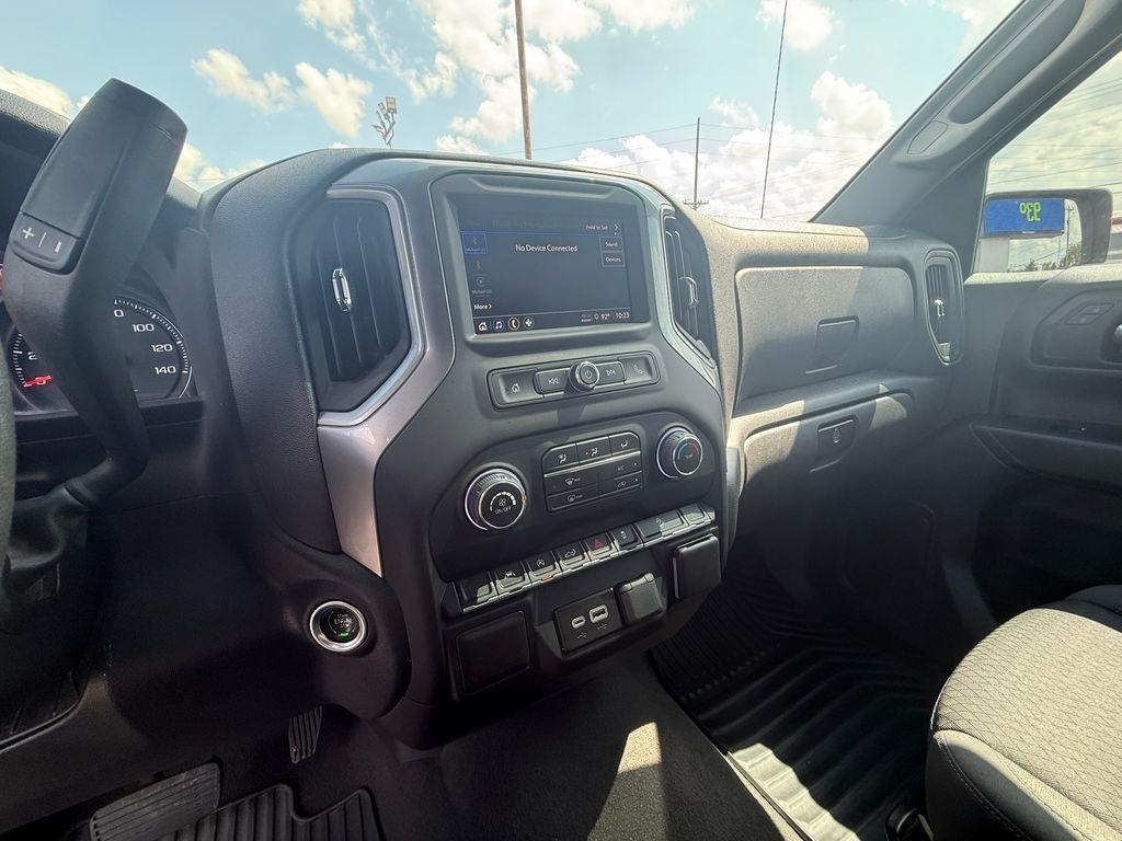 Chevrolet Silverado 1500 Trail Boss Custom Crew Cab 4WD 2024