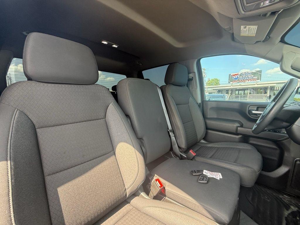 Chevrolet Silverado 1500 Trail Boss Custom Crew Cab 4WD 2024