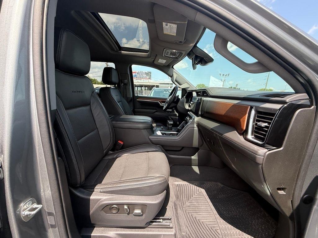 GMC Sierra 1500 Denali Crew Cab 4WD 2023