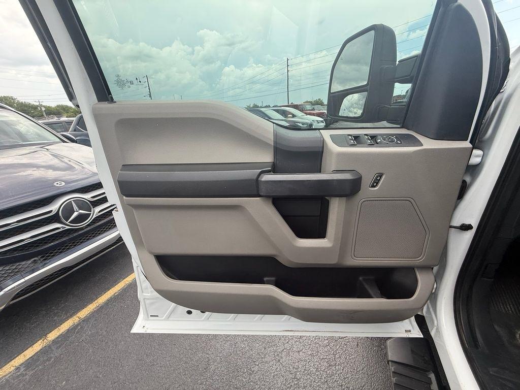 Ford F-450 SD Crew Cab DRW 4WD 2022