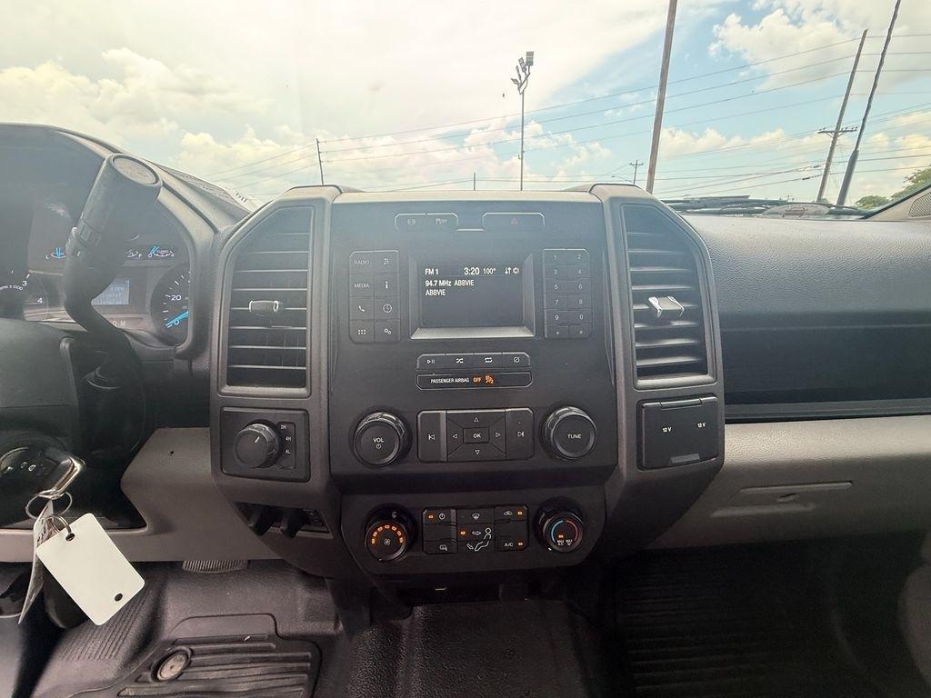 Ford F-450 SD Crew Cab DRW 4WD 2022