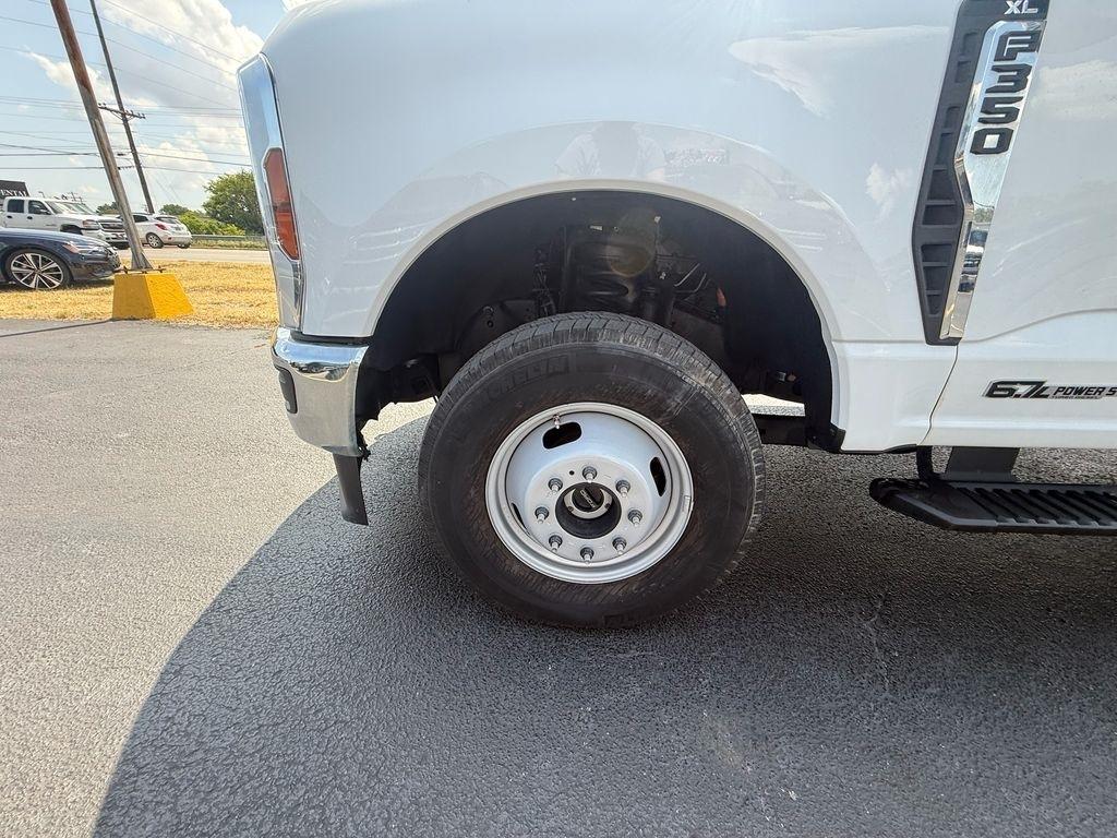 Ford F-350 SD XL Crew Cab DRW 4WD 2025