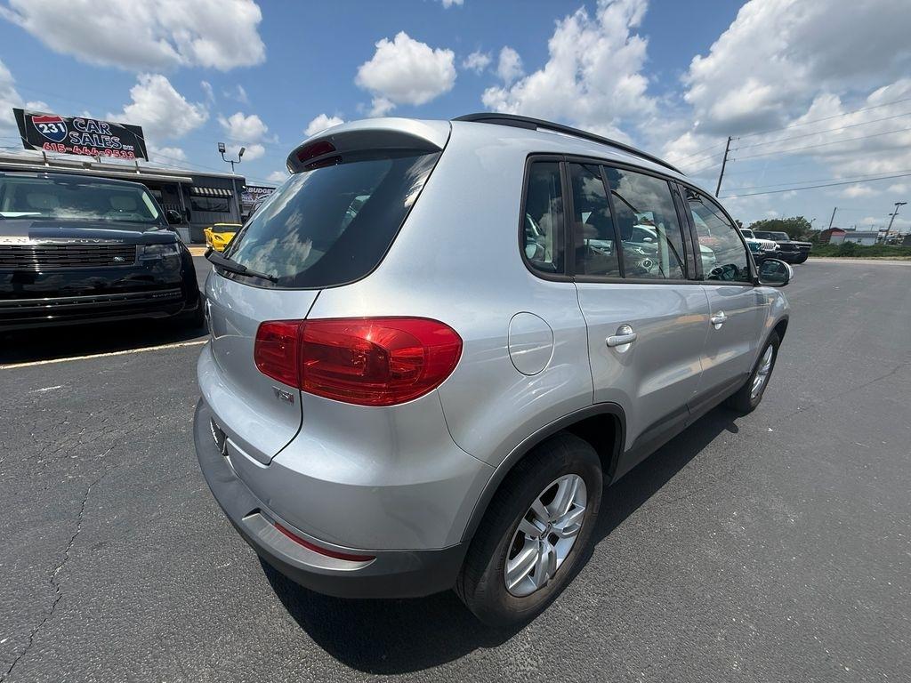 Volkswagen Tiguan S 2016