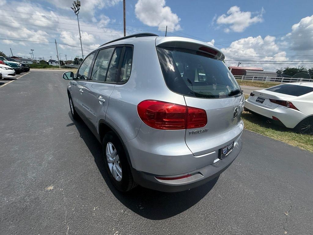 Volkswagen Tiguan S 2016