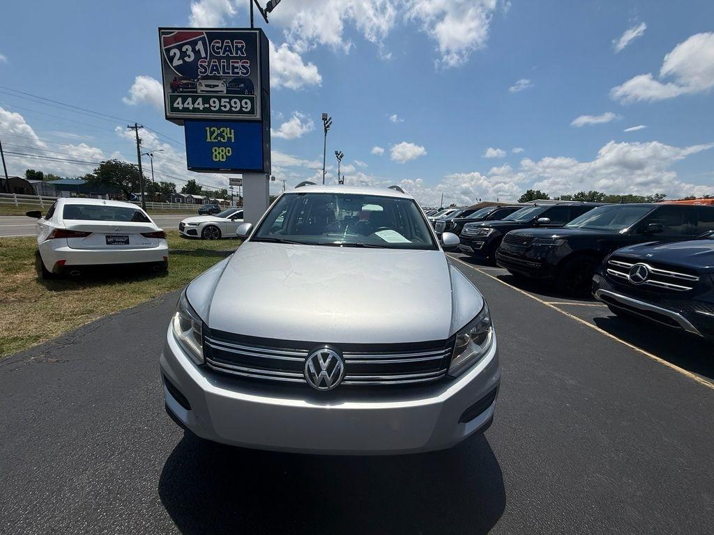 Volkswagen Tiguan S 2016