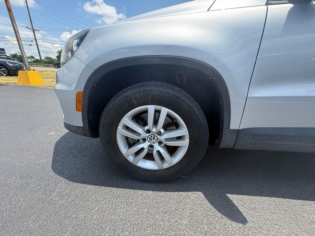 Volkswagen Tiguan S 2016