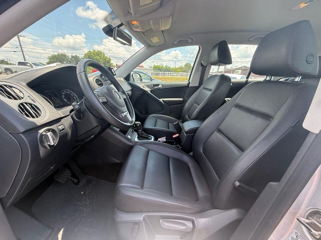Volkswagen Tiguan S 2016