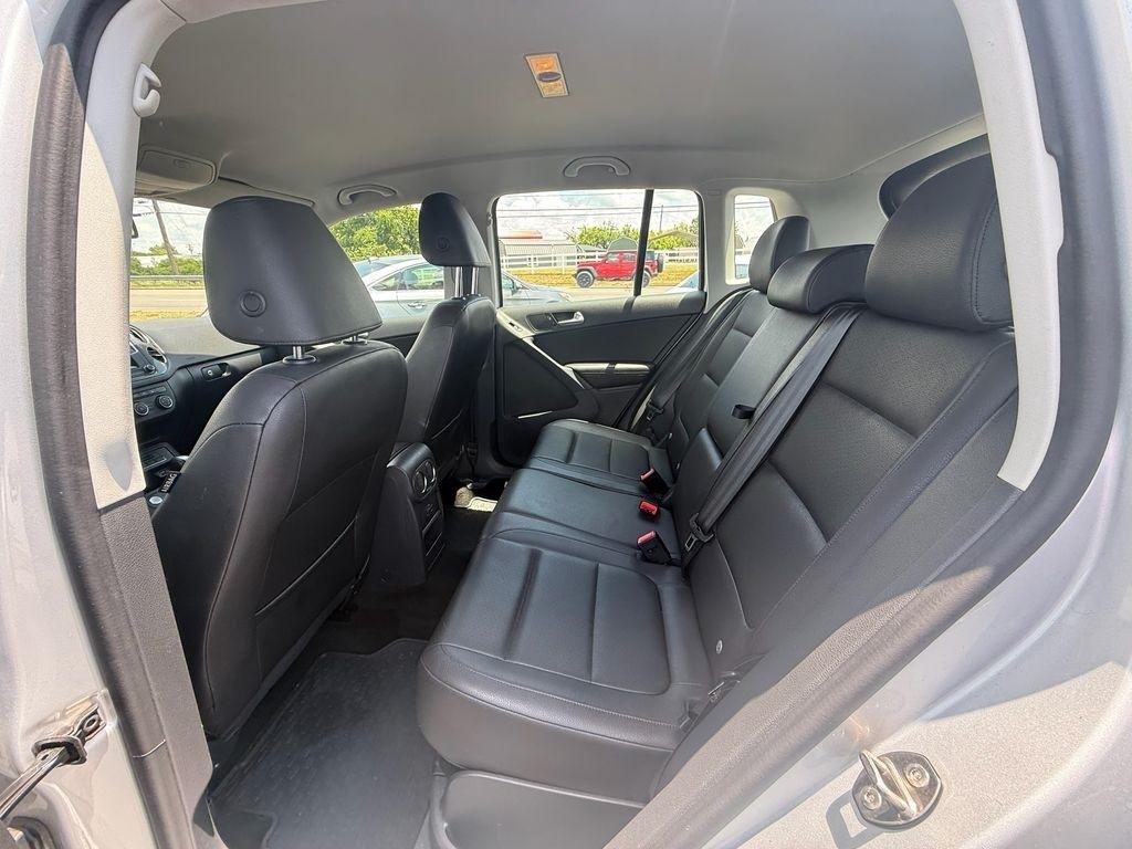 Volkswagen Tiguan S 2016