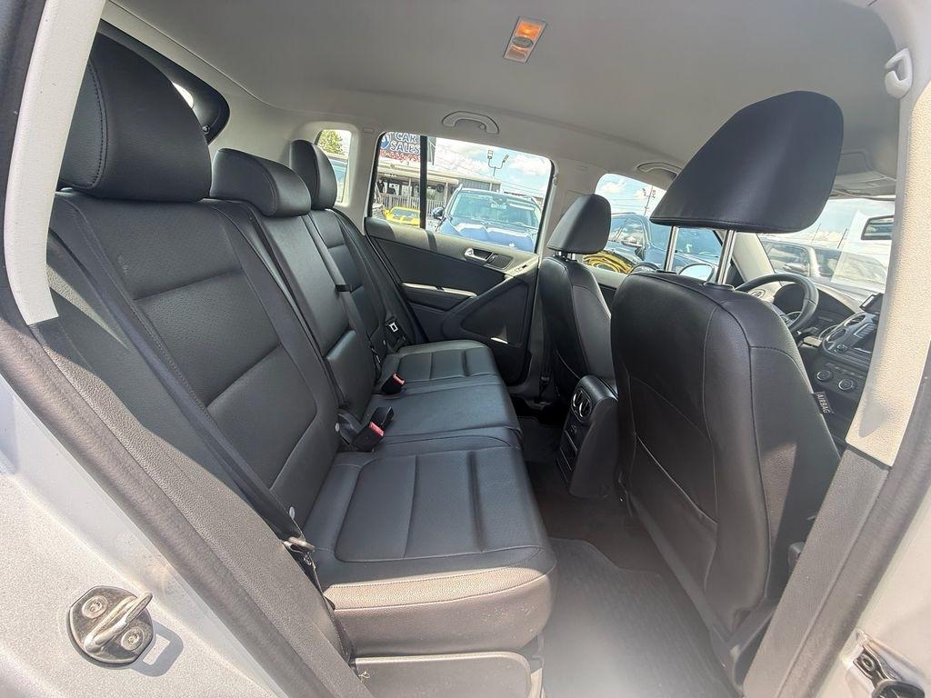 Volkswagen Tiguan S 2016