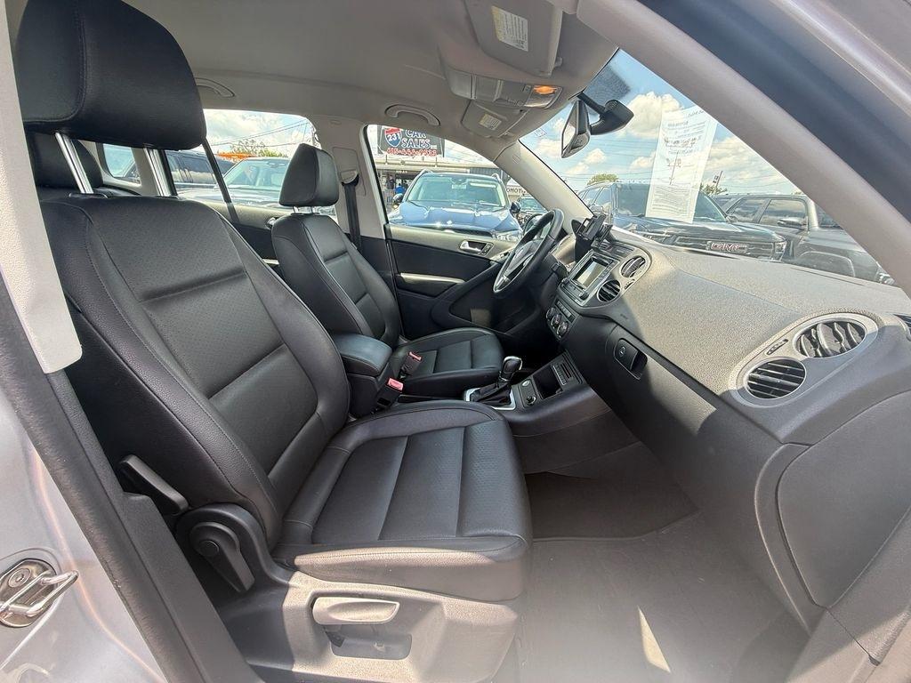 Volkswagen Tiguan S 2016