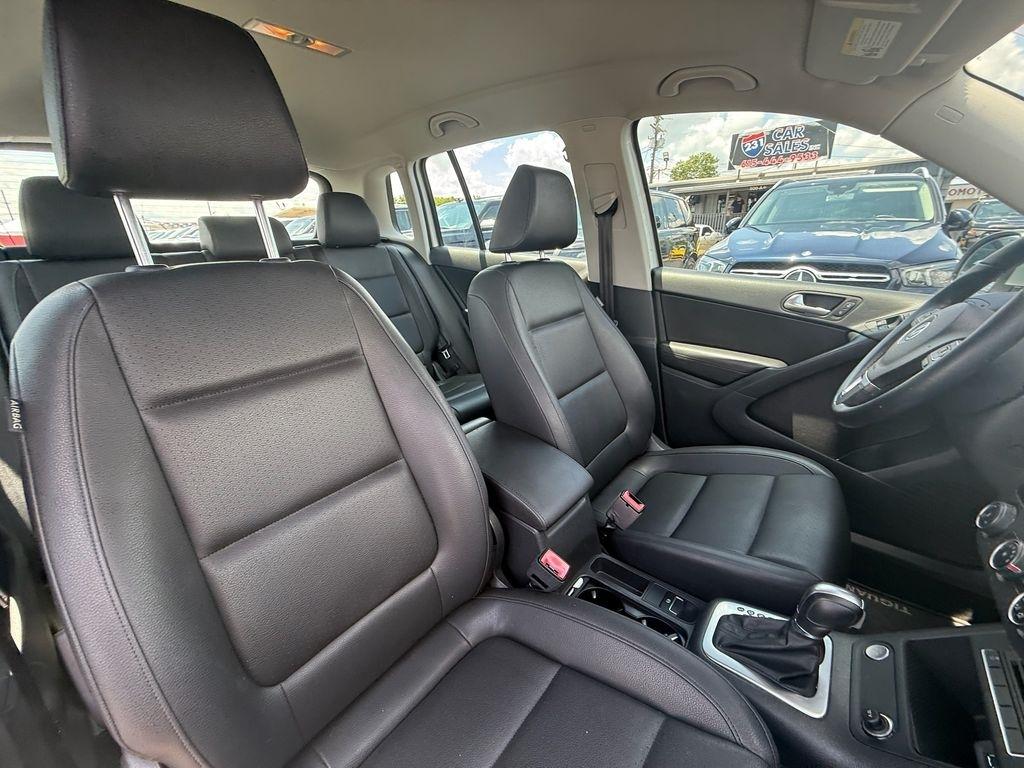 Volkswagen Tiguan S 2016