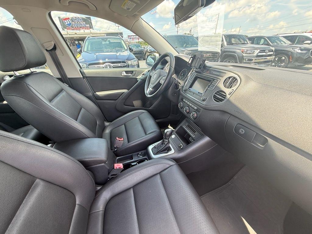 Volkswagen Tiguan S 2016
