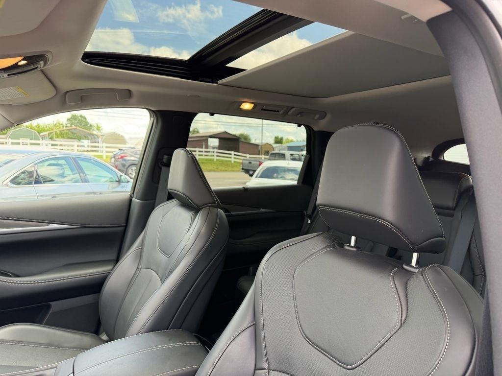 Infiniti QX60 Luxe 2025