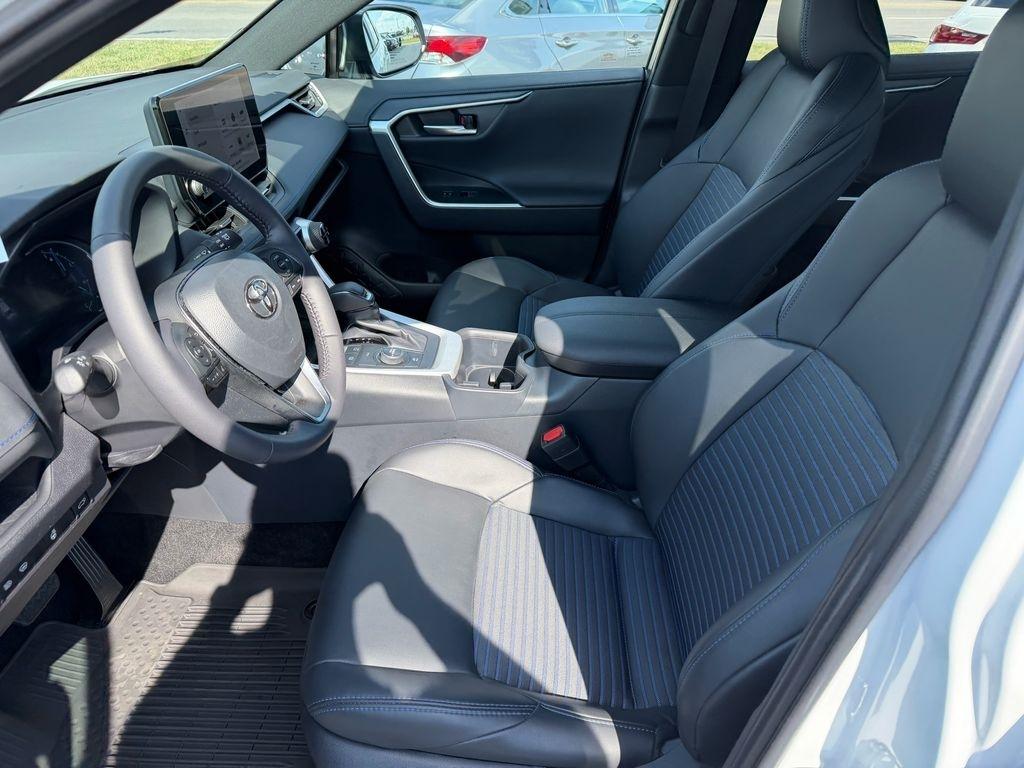 Toyota RAV4 Hybrid XSE 2025