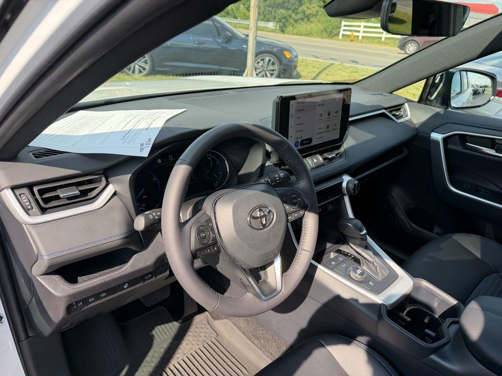 Toyota RAV4 Hybrid XSE 2025