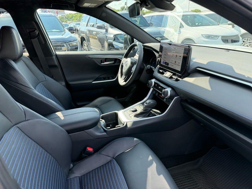 Toyota RAV4 Hybrid XSE 2025