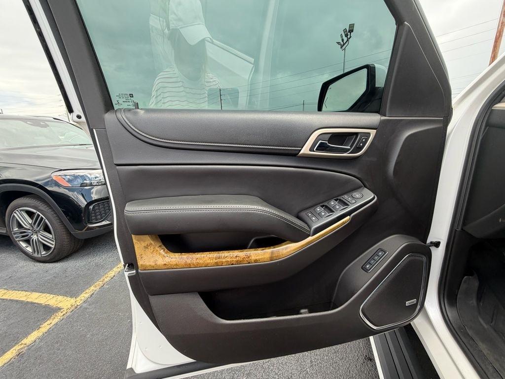 GMC Yukon Denali 4WD 2017